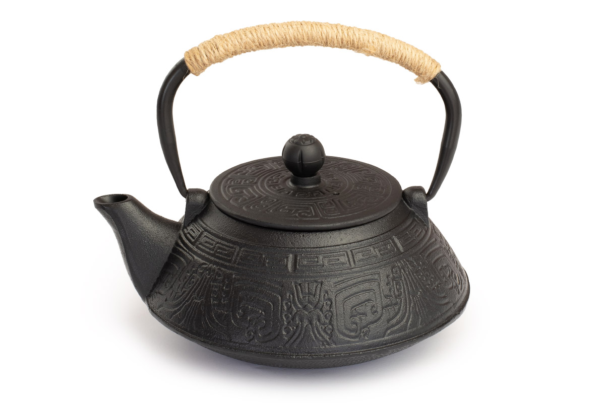 Litinová čajová konvice se sítkem 800 ml - černý dekor, 1000g